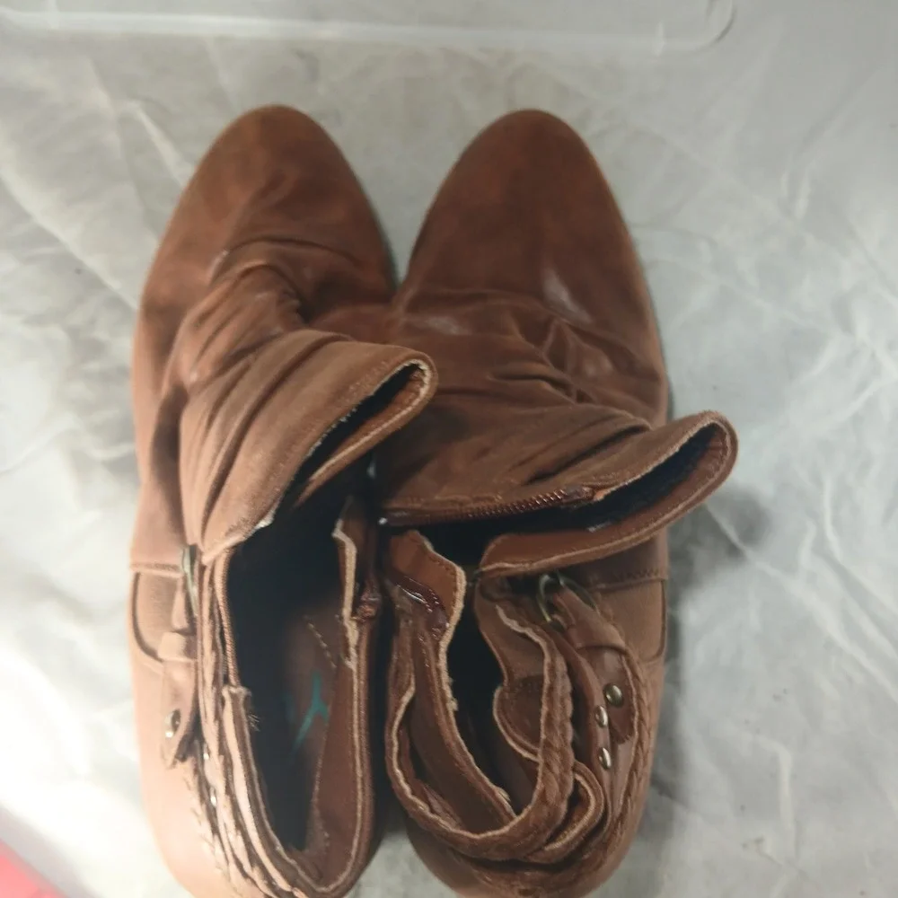 Norah Brown Ruched Ankle Boots Side Zip Braided‎ Detail Women's Size 9 Wide